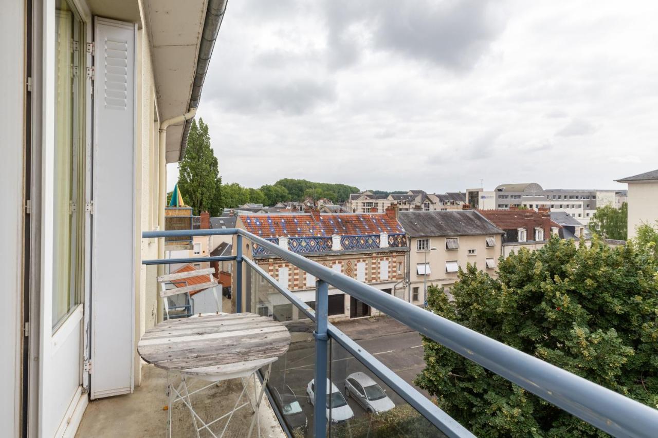 Appart T3 Bien Situe A Bourges + Wifi Bagian luar foto